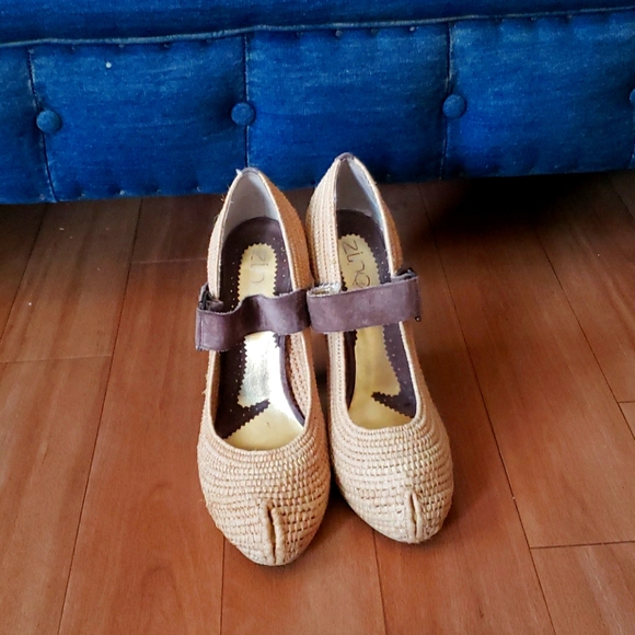 Zinc Basketweave Platform Heels - Picture 2 of 5